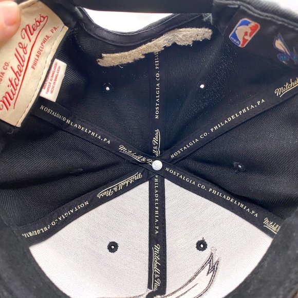 Mitchell & Ness Grey and Black Charlotte Hornets logo hat - Picture 8 of 8